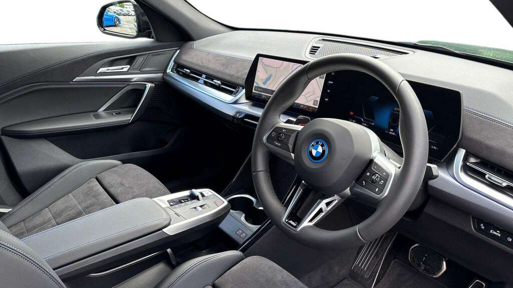 BMW iX2 150Kw Edrive20 Shadow Edition 65Kwh Black #7