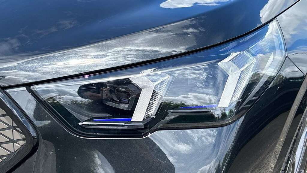 BMW iX2 150Kw Edrive20 Shadow Edition 65Kwh Black #17