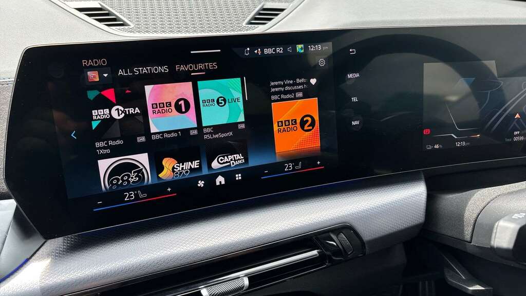 BMW iX2 150Kw Edrive20 Shadow Edition 65Kwh Black #31