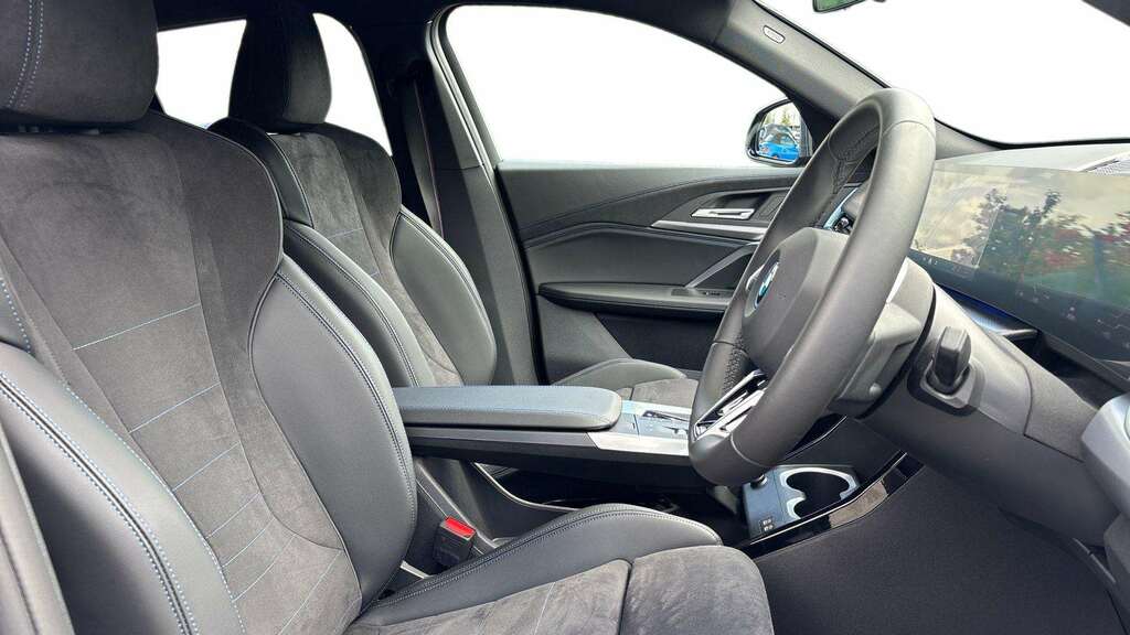 BMW iX2 150Kw Edrive20 Shadow Edition 65Kwh Black #12