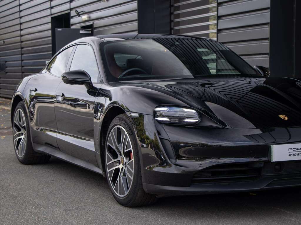 Porsche Taycan 4S Black #32