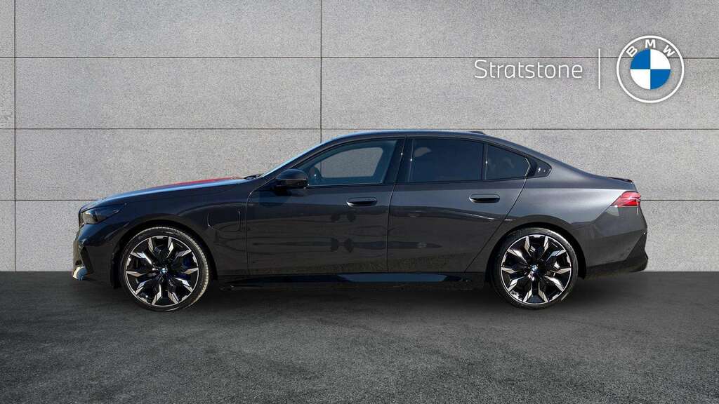 BMW 5 Series 550E Xdrive M Sport Pro 2026 Grey #4