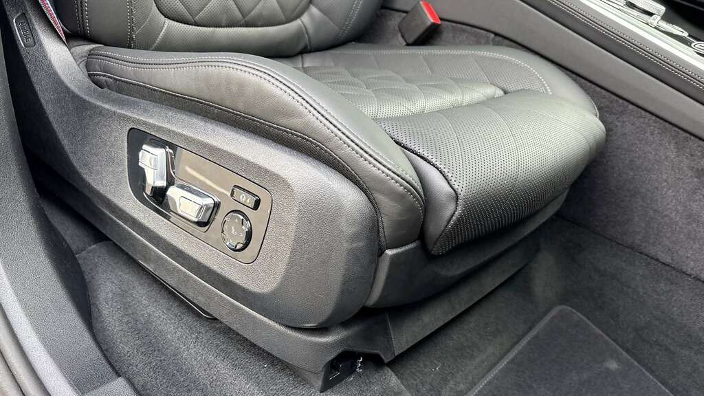BMW X7 M Sport Grey #27