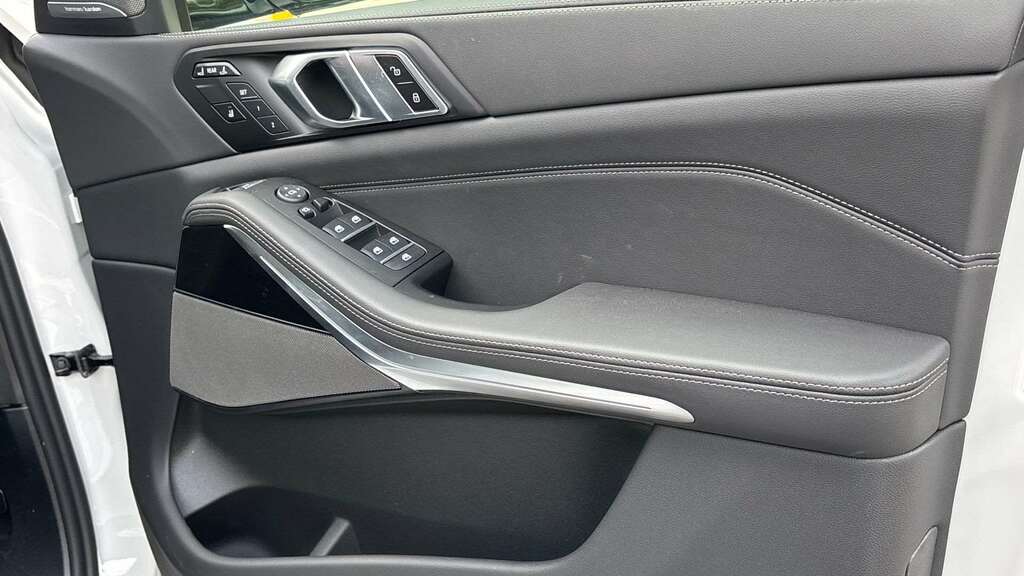 BMW X7 M Sport Grey #26