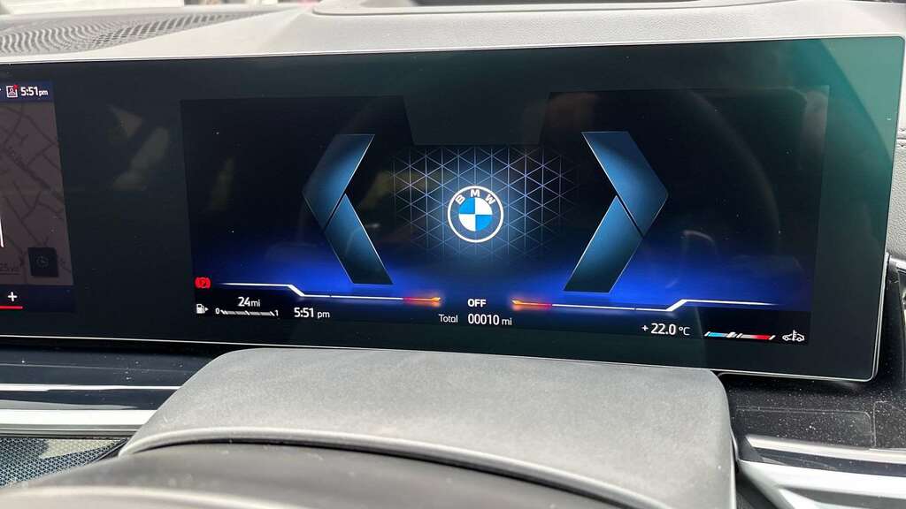 BMW X7 M Sport Grey #10