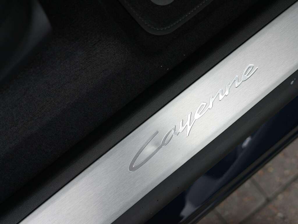 Porsche Cayenne E-hybrid Black Edition Tiptronic S Black #32