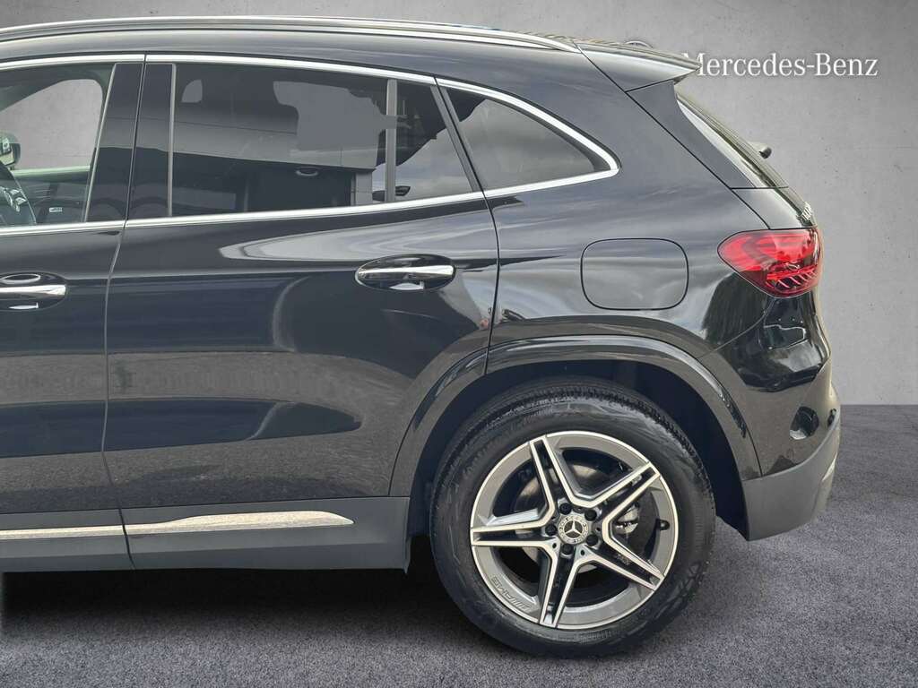 Mercedes-Benz GLA Class 200 Amg Line Executive 2024 Black #6