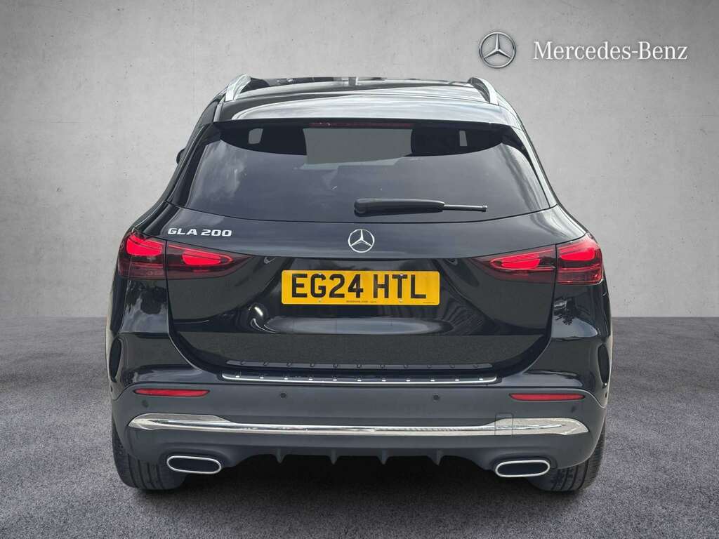 Mercedes-Benz GLA Class Amg Line White #9