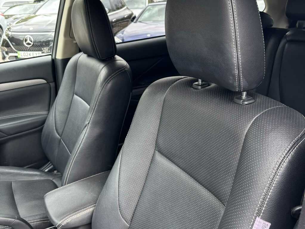 Mitsubishi Outlander 4H Phev Cvt Red #15