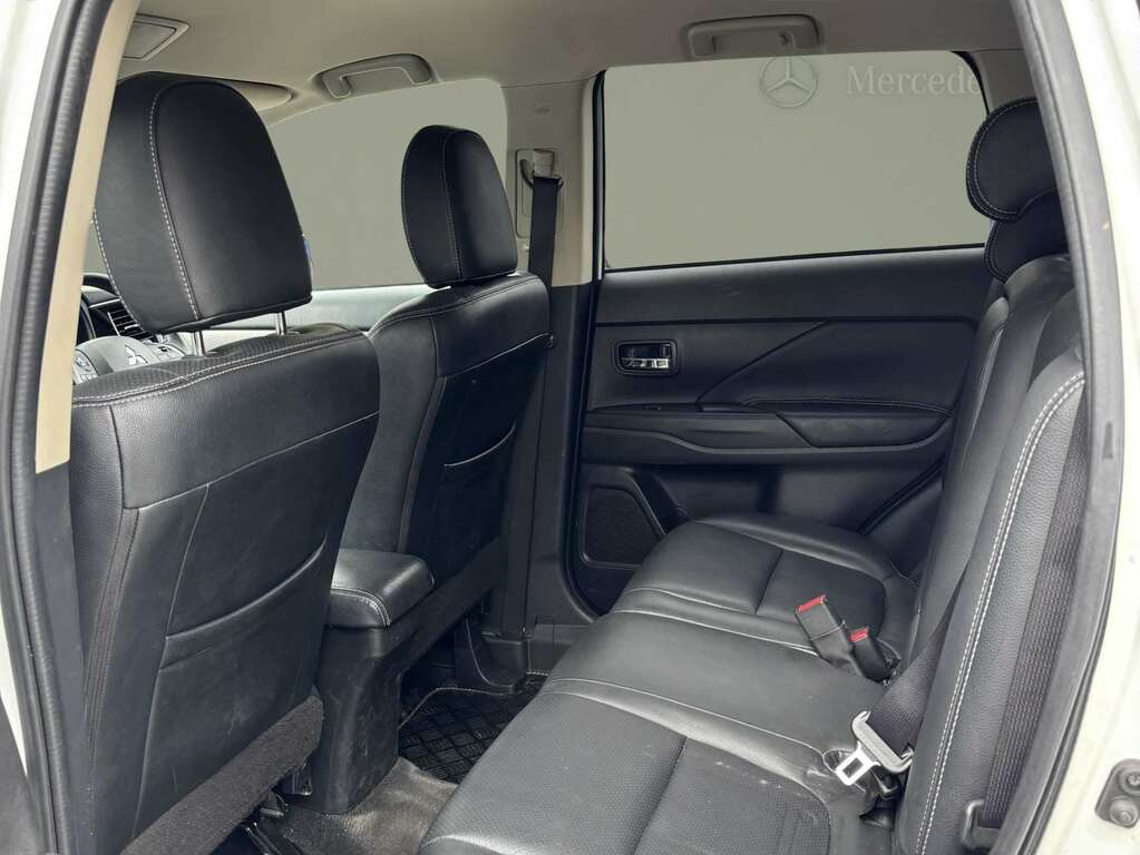 Mitsubishi Outlander 4H Phev Cvt Red #11