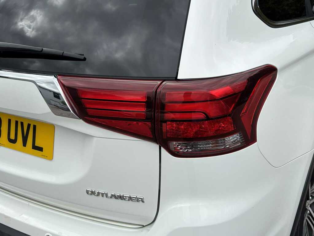 Mitsubishi Outlander 4H Phev Cvt Red #9