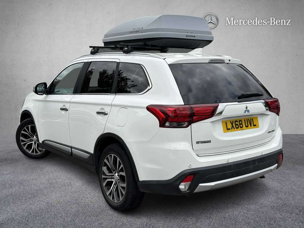 Mitsubishi Outlander 2.2 Di-d 3 2018 White #2