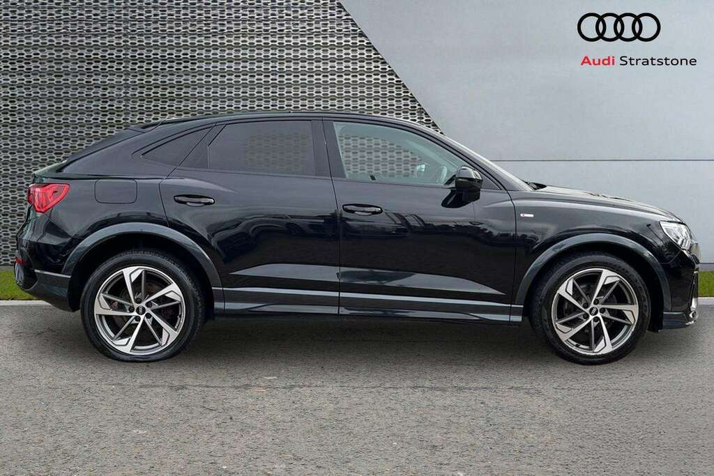 Audi Q3 35 Tfsi Black Edition S Tronic 2021 Black #4
