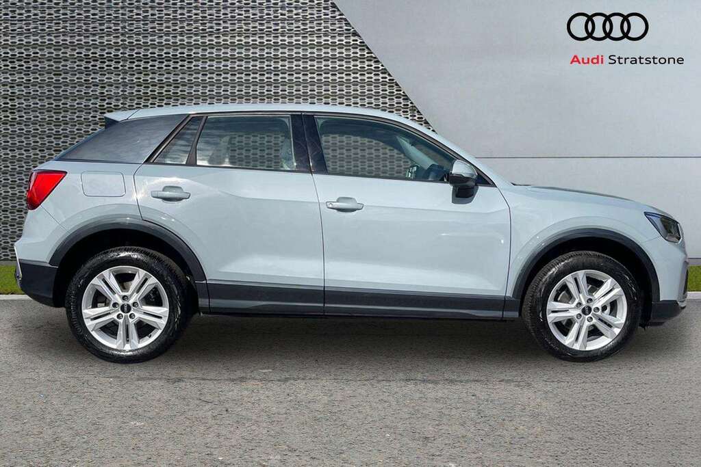 Audi Q2 30 Tfsi 116 Sport 2026 Grey #4