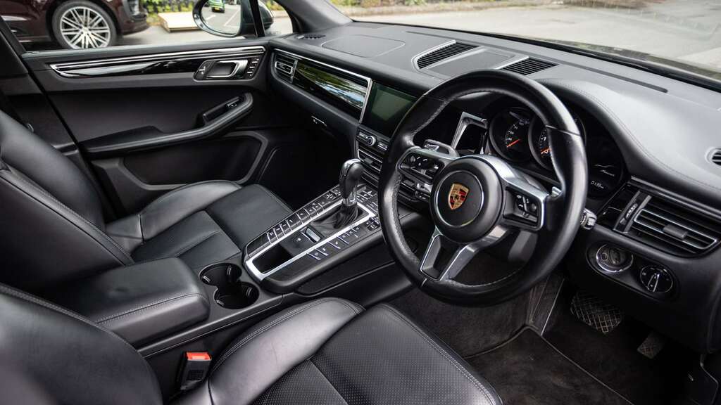 Porsche Macan Suv Pdk Black #17