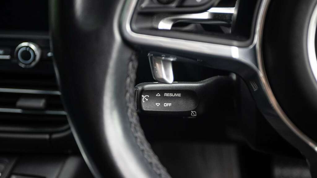 Porsche Macan Suv Pdk Black #19
