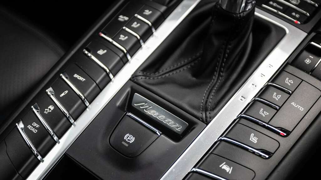 Porsche Macan Suv Pdk Black #23