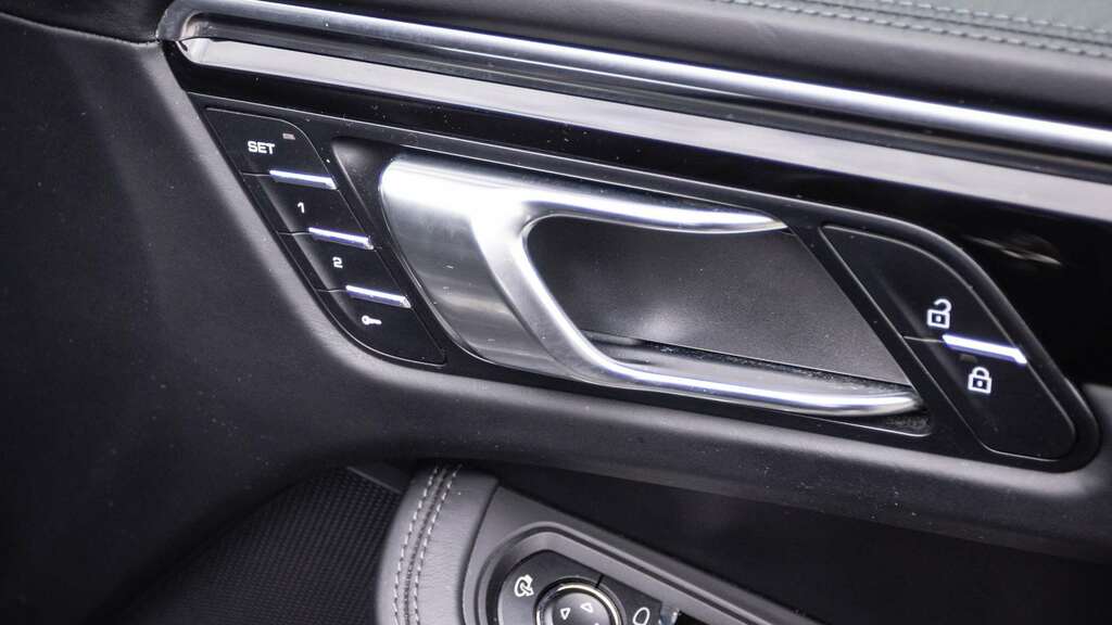 Porsche Macan Suv Pdk Black #27