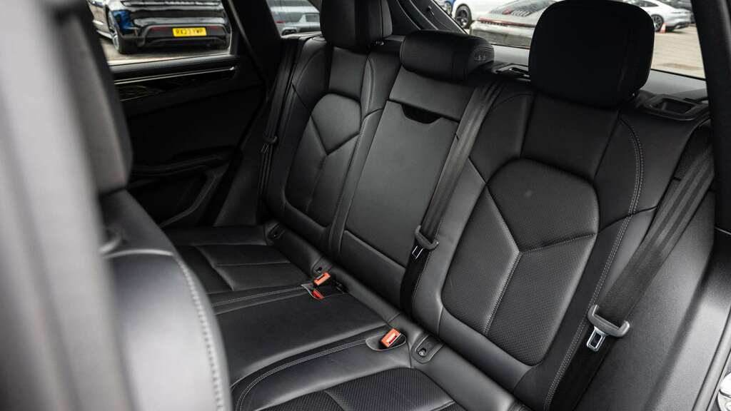 Porsche Macan Suv Pdk Black #16