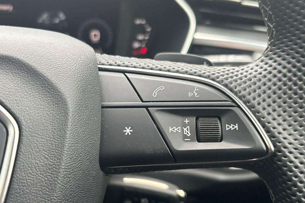 Audi Q3 35 Tfsi Black Edition S Tronic Tech Pack #17