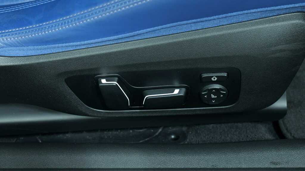 BMW M4 M4 Xdrive 530 Competition M Step Blue #8