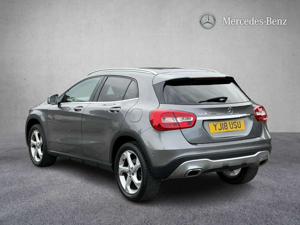 Mercedes-Benz GLA Class 200 Sport Executive 2018 Grey #2