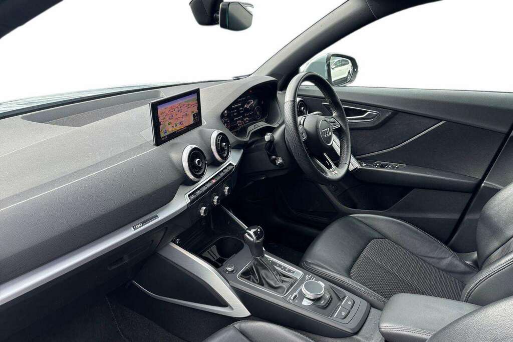 Audi Q2 35 Tfsi S Line S Tronic 2023 Grey #2