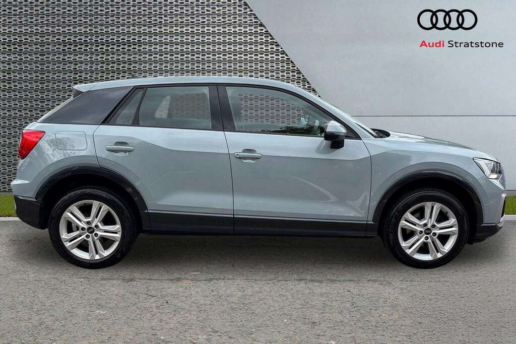 Audi Q2 35 Tfsi Sport S Tronic 2023 #4
