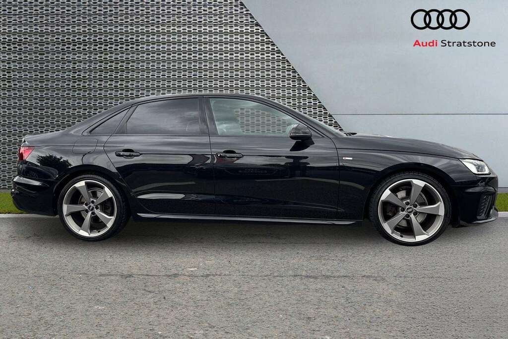 Audi A4 35 Tfsi Black Edition S Tronic 2022 Black #4