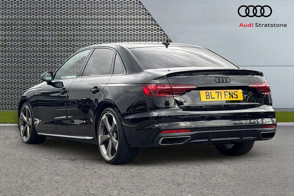 Audi A4 35 Tfsi Black Edition S Tronic 2022 Black #3