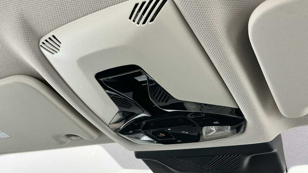 BMW X1 Sdrive 18D Xline Step Blue #23