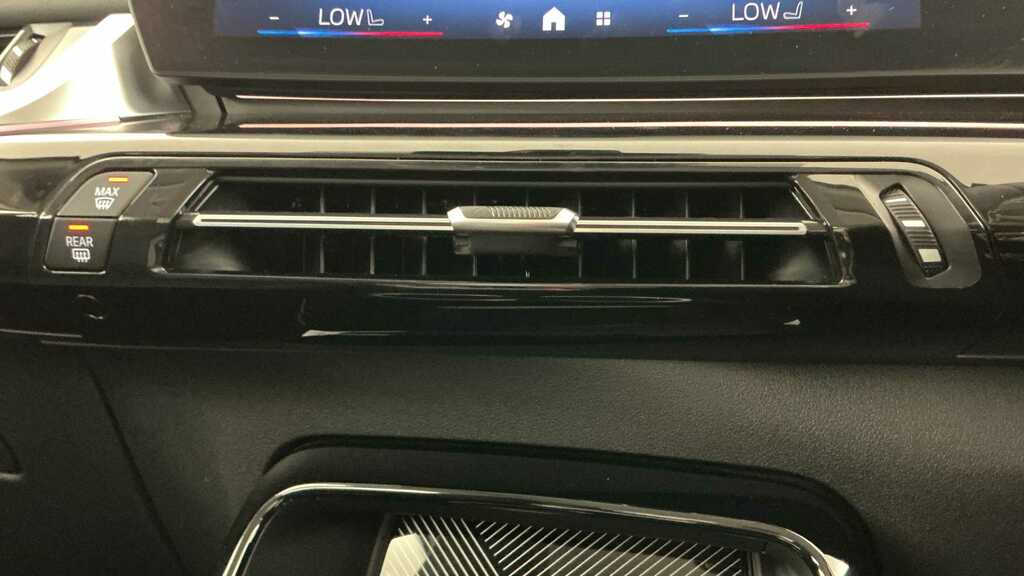 BMW X1 Sdrive 18D Xline Step Blue #24