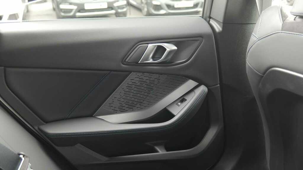 BMW 2 Series 220I Mht Luxury Dct White #28