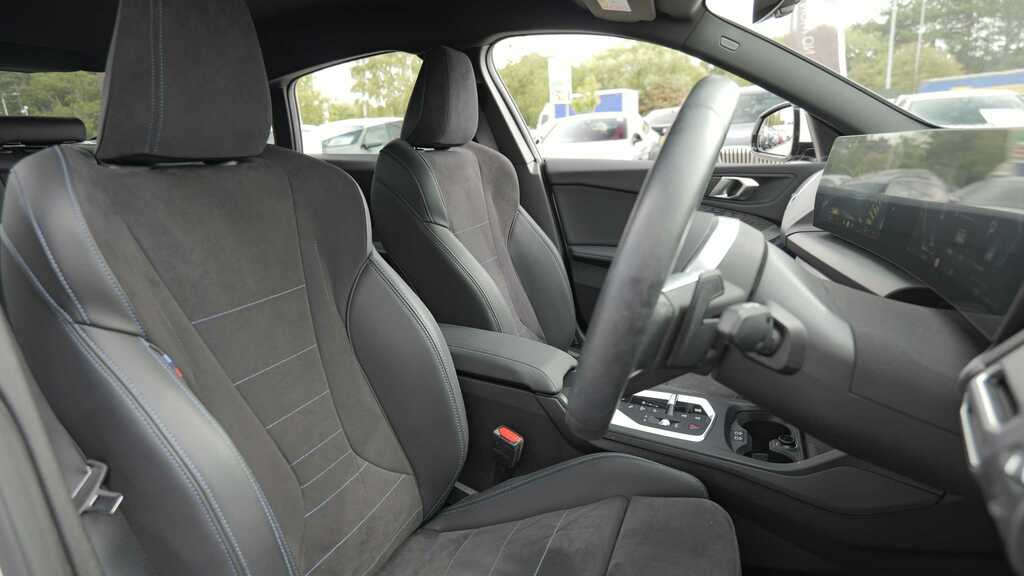 BMW 2 Series 220I Mht Luxury Dct White #31