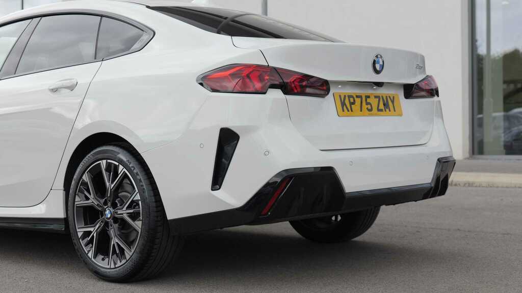 BMW 2 Series 220I Mht Luxury Dct White #8