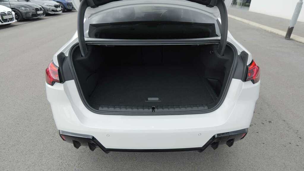 BMW 2 Series 220 M Sport Step 2025 White #4