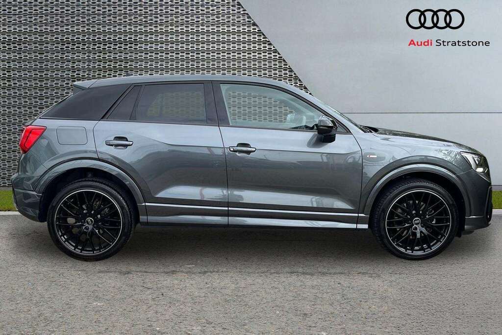 Audi Q2 35 Tfsi Black Edition S Tronic 2026 Grey #4