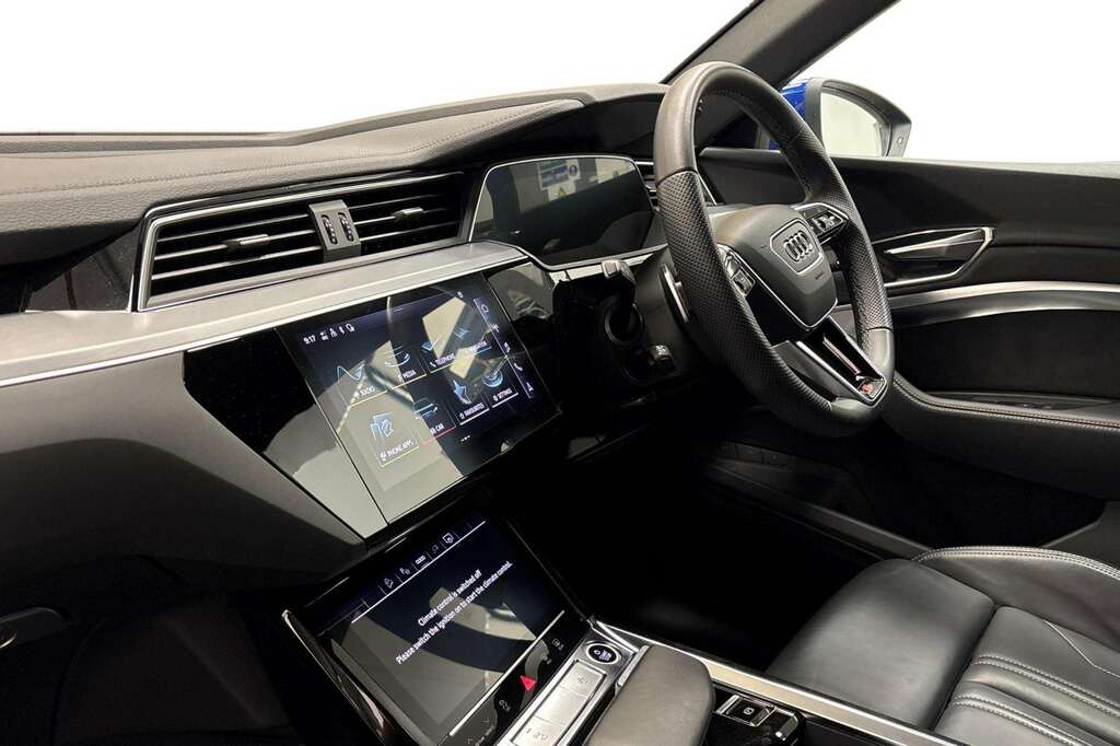 Audi Q8 e tron 300Kw 55 Quattro 114Kwh S Line 2023 Blue #2