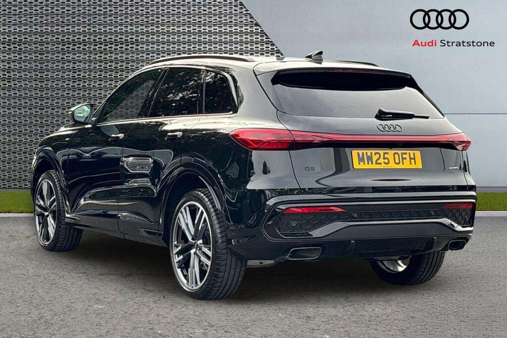 Audi Q5 2.0 Tfsi Quattro Edition 1 S Tronic 2025 Black #3