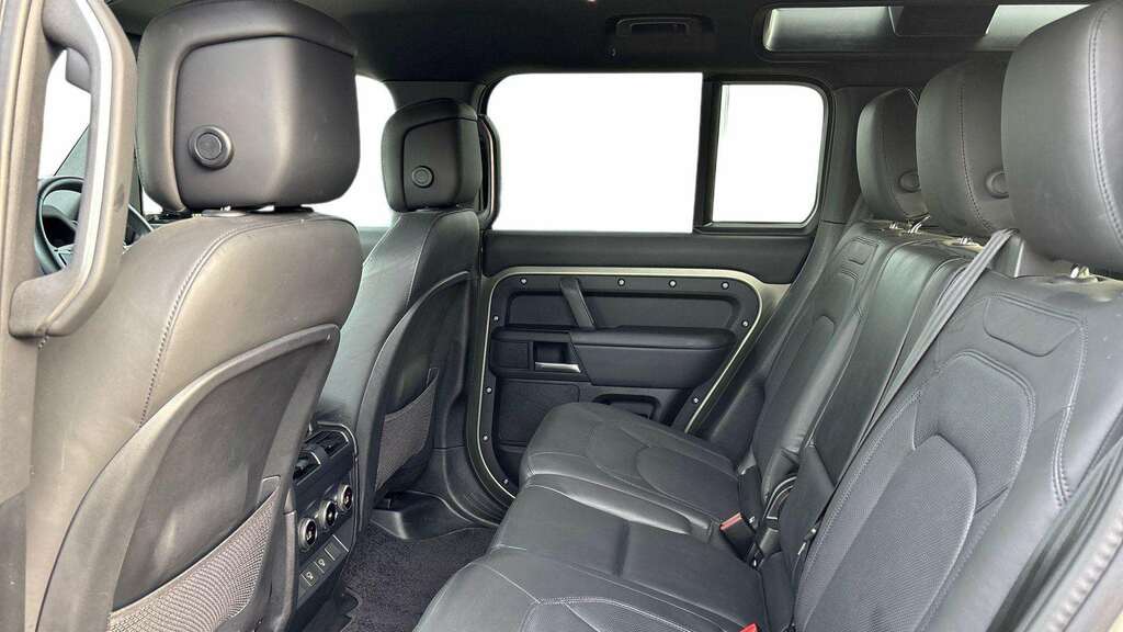 Land Rover Defender 110 3.0 D350 X-dynamic Hse 110 7 Seat 2025 Green #4