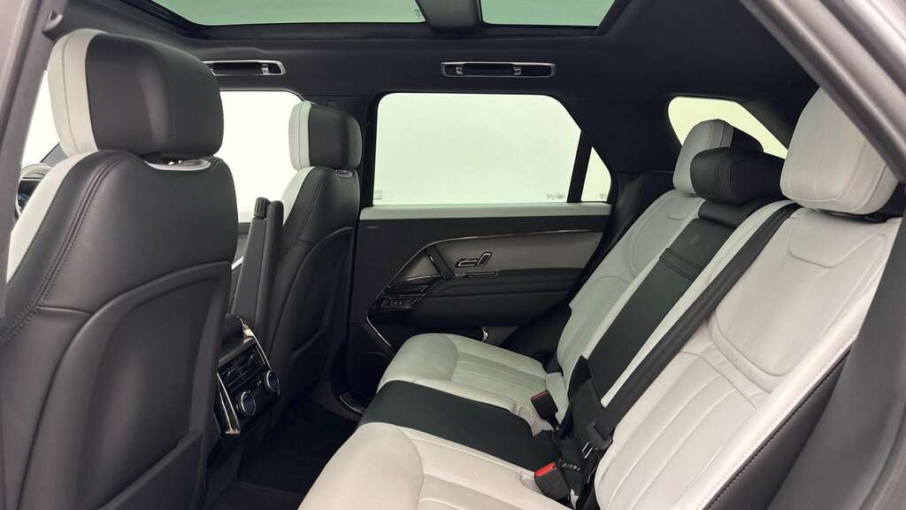 Land Rover Range Rover Sport 3.0 P460e Dynamic Se 2025 Grey #4