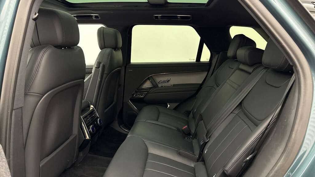 Land Rover Range Rover Sport 3.0 P460e Dynamic Se 2025 Green #4