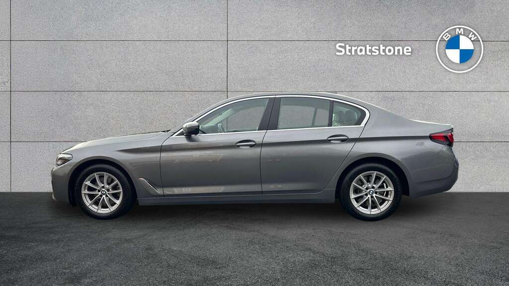 BMW 5 Series 520I Mht Se Step 2022 Grey #4