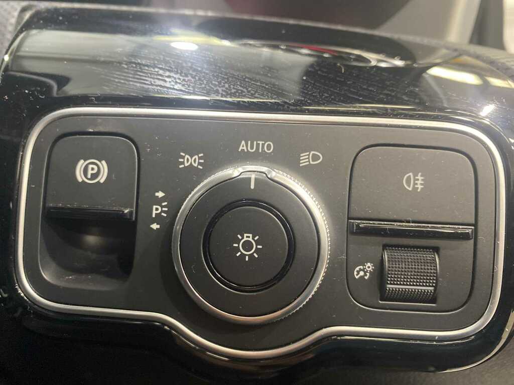 Mercedes-Benz A Class A180 Amg Line Executive Black #18