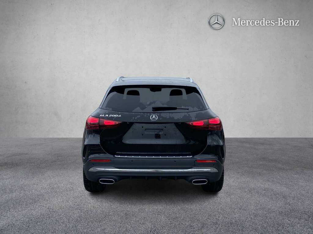 Mercedes-Benz GLA Class 200D Amg Line Executive 2026 Black #6