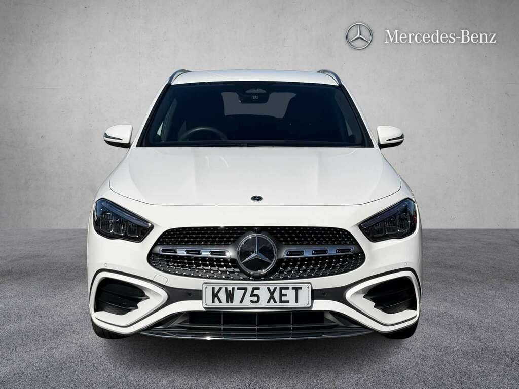 Mercedes-Benz GLA Class 200D Amg Line Executive 2026 White #2