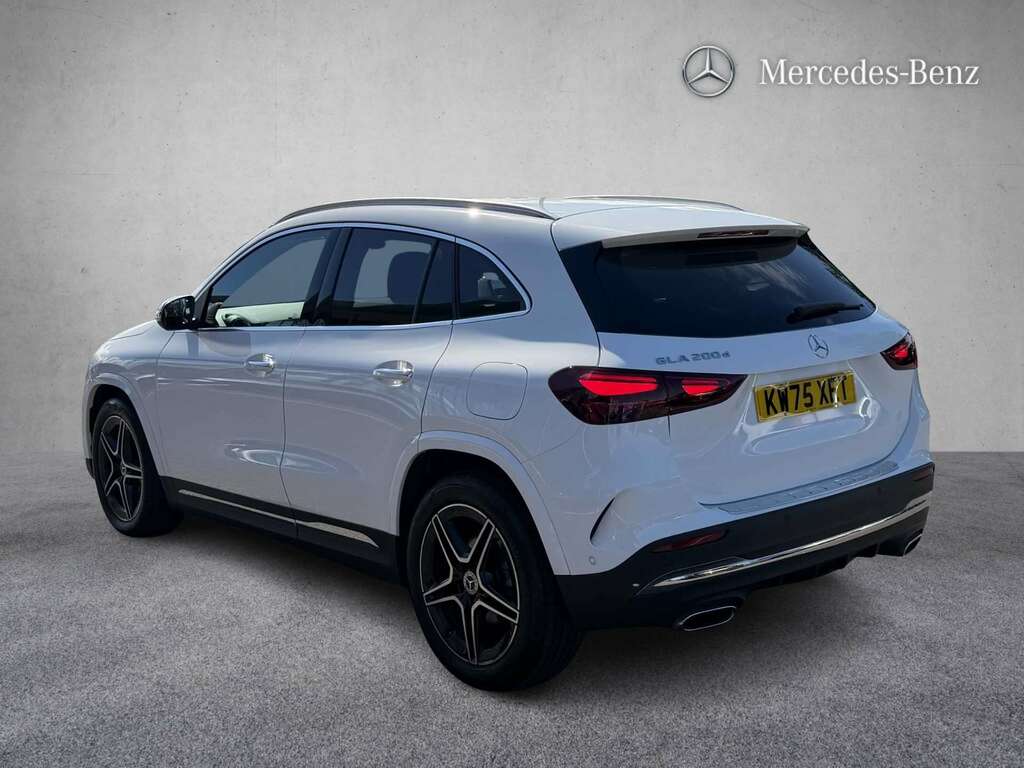 Mercedes-Benz GLA Class 200D Amg Line Executive 2026 White #5