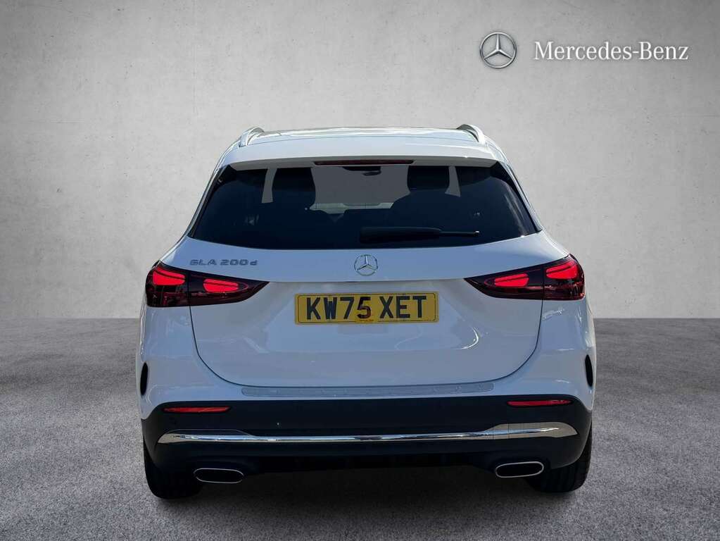 Mercedes-Benz GLA Class 200D Amg Line Executive 2026 White #6