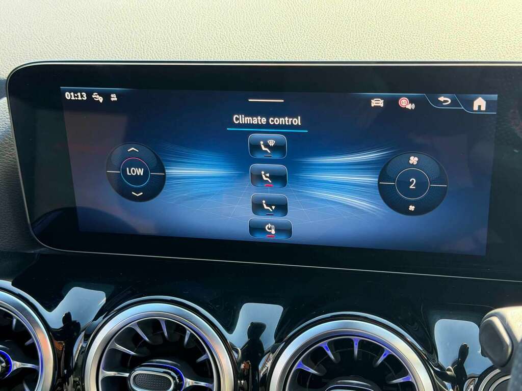 Mercedes-Benz GLA Class Gla 220D 4Matic Amg Line Executive Grey #34