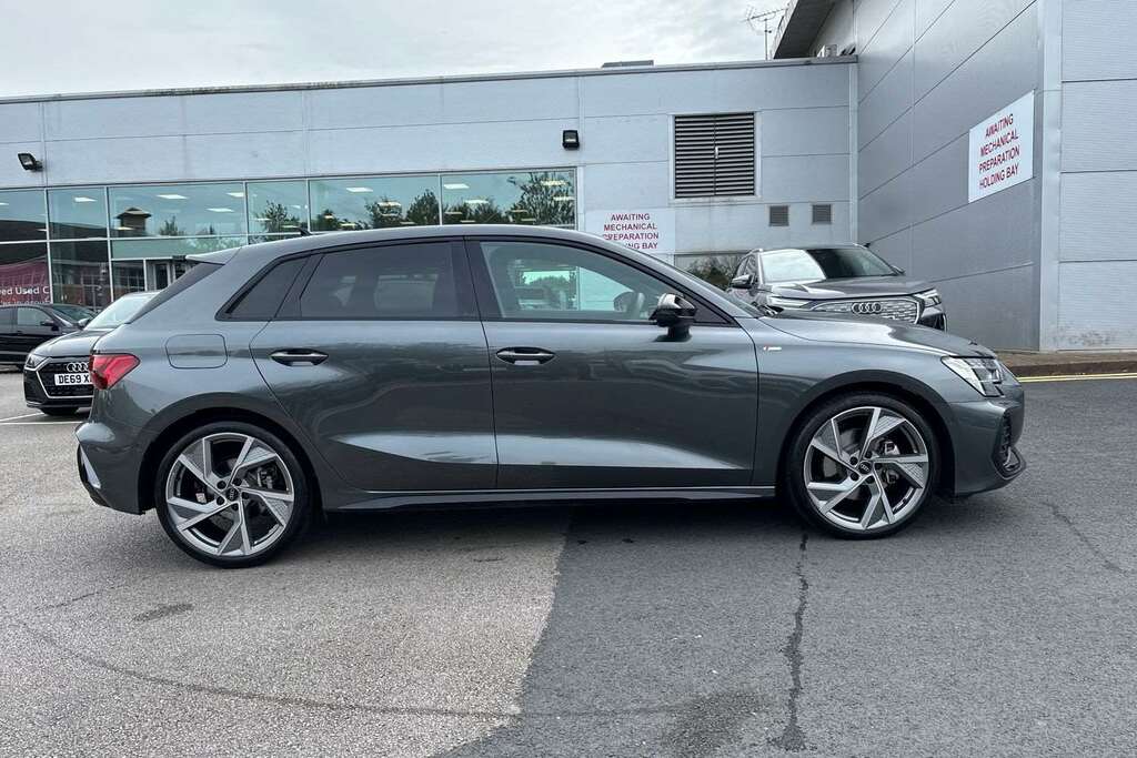 Audi A3 1.5 Tfsi 150 Black Edition S Tronic 2026 Grey #4